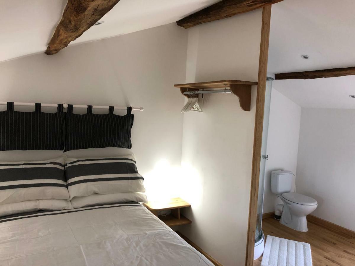 The Walnut Tree Gite Le Dorat Exterior foto
